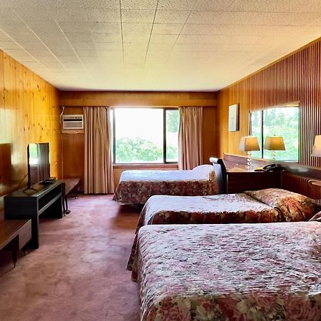 Airport Inn Кунел Екстериор снимка