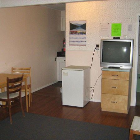 Airport Inn Кунел Стая снимка