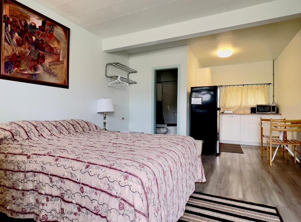 Airport Inn Кунел Екстериор снимка