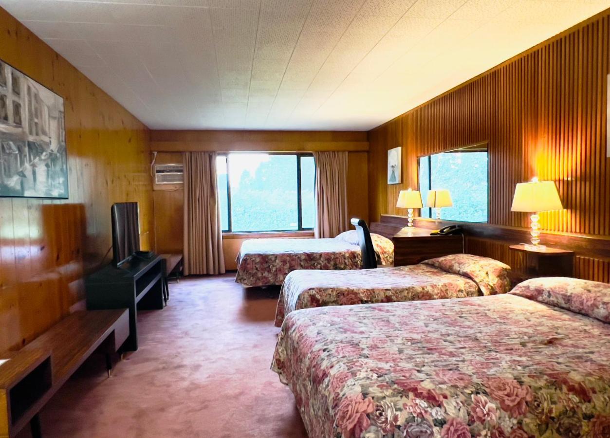 Airport Inn Кунел Екстериор снимка