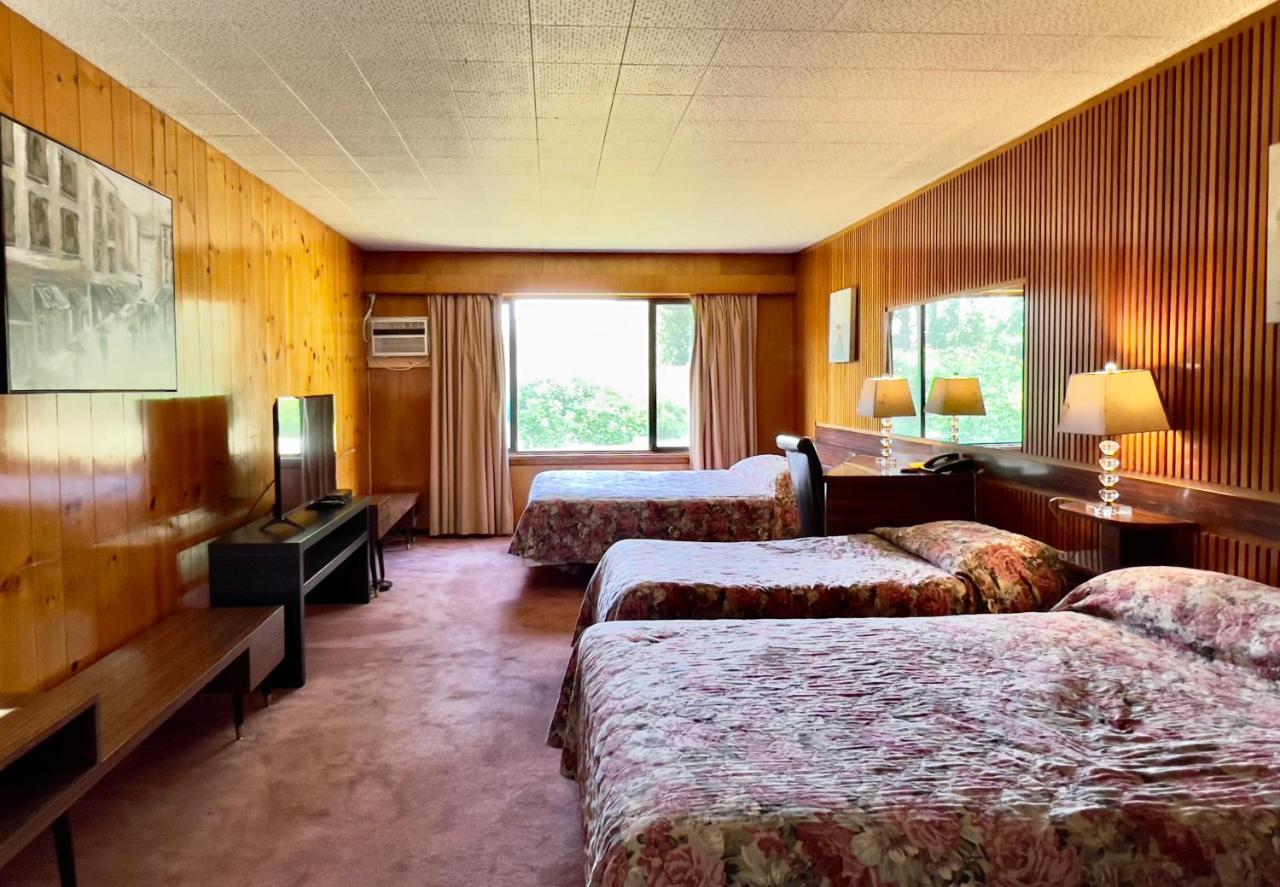 Airport Inn Кунел Екстериор снимка