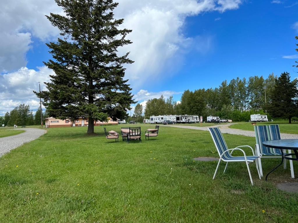 Airport Inn Кунел Екстериор снимка