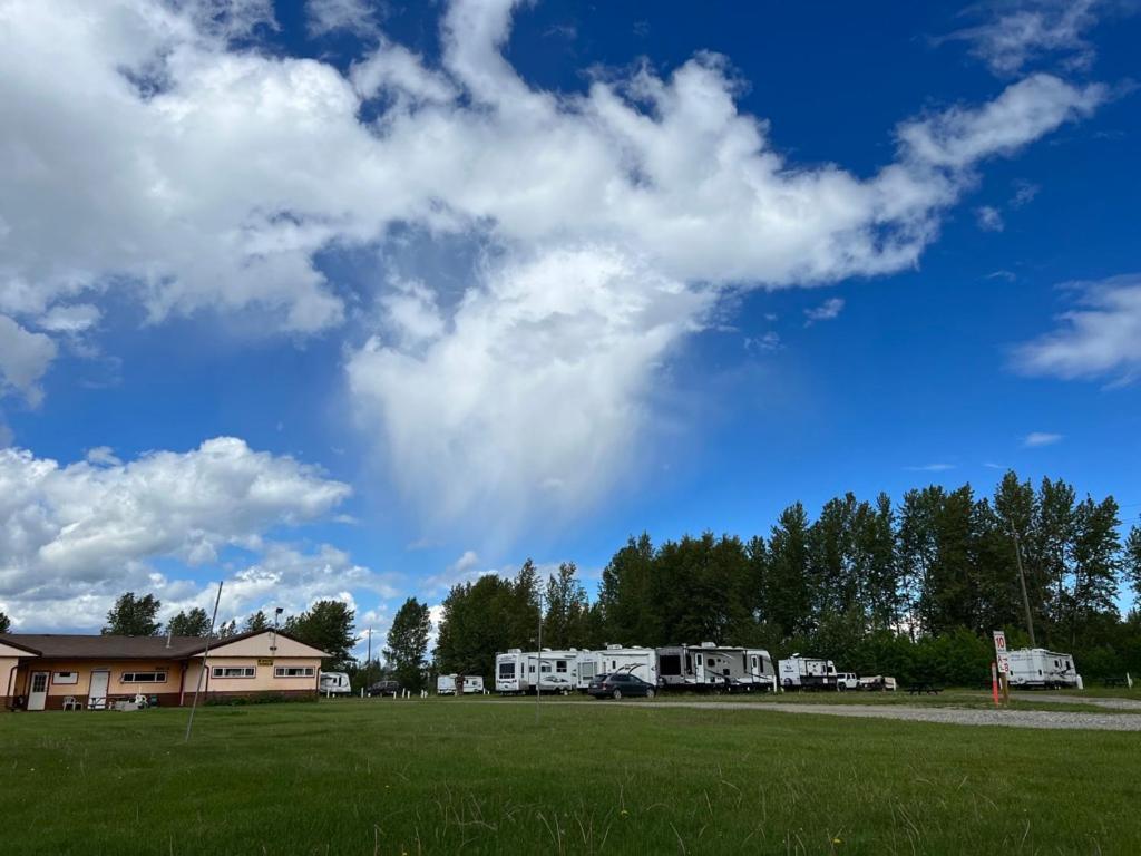 Airport Inn Кунел Екстериор снимка