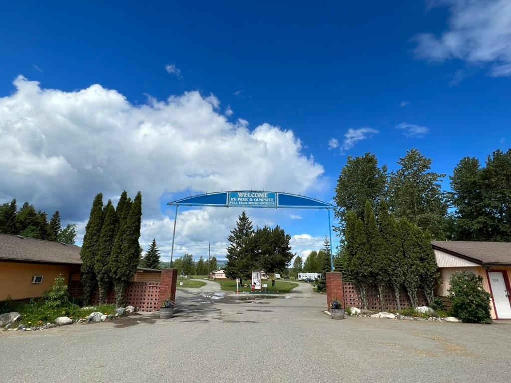 Airport Inn Кунел Екстериор снимка