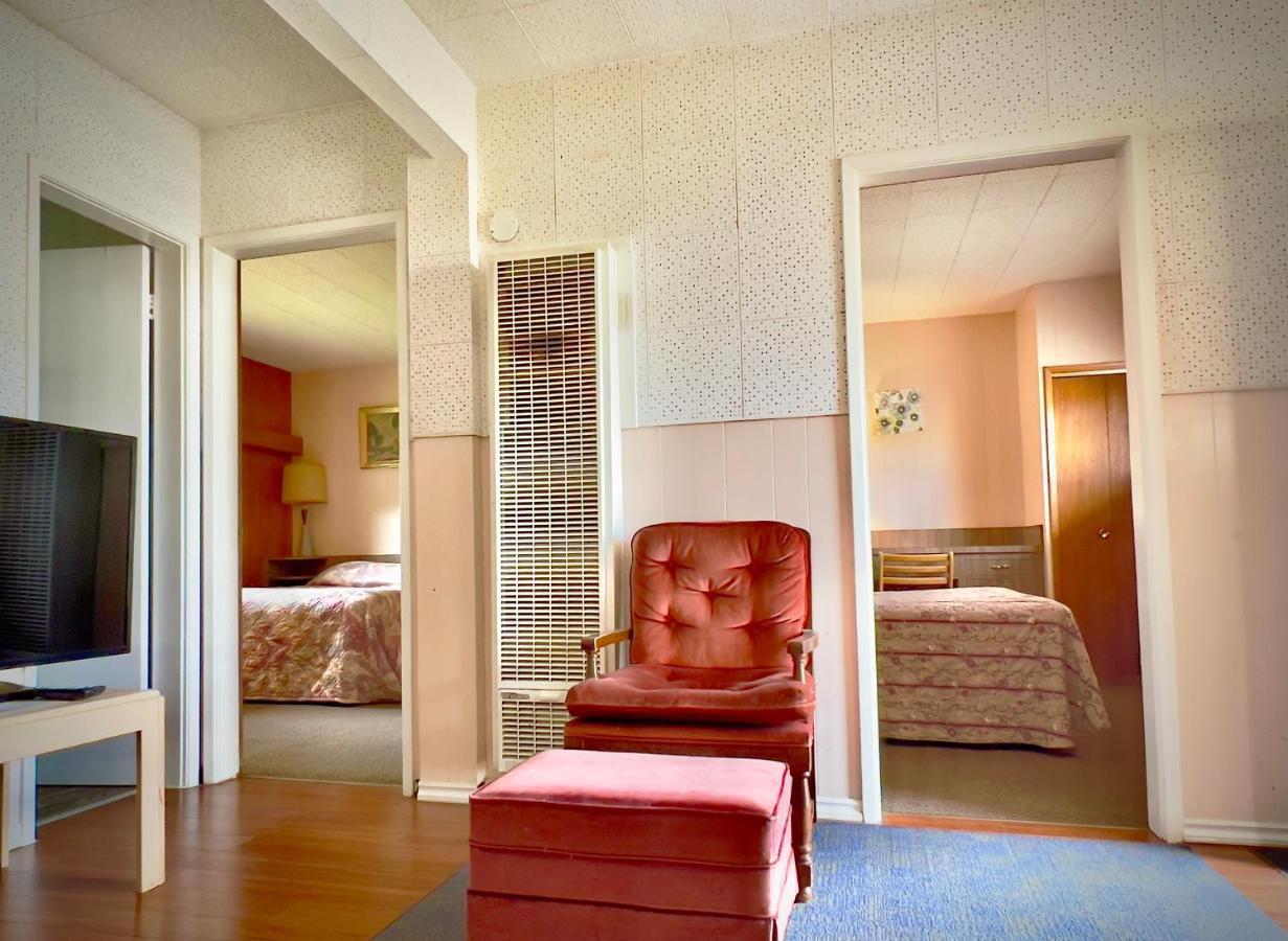 Airport Inn Кунел Екстериор снимка