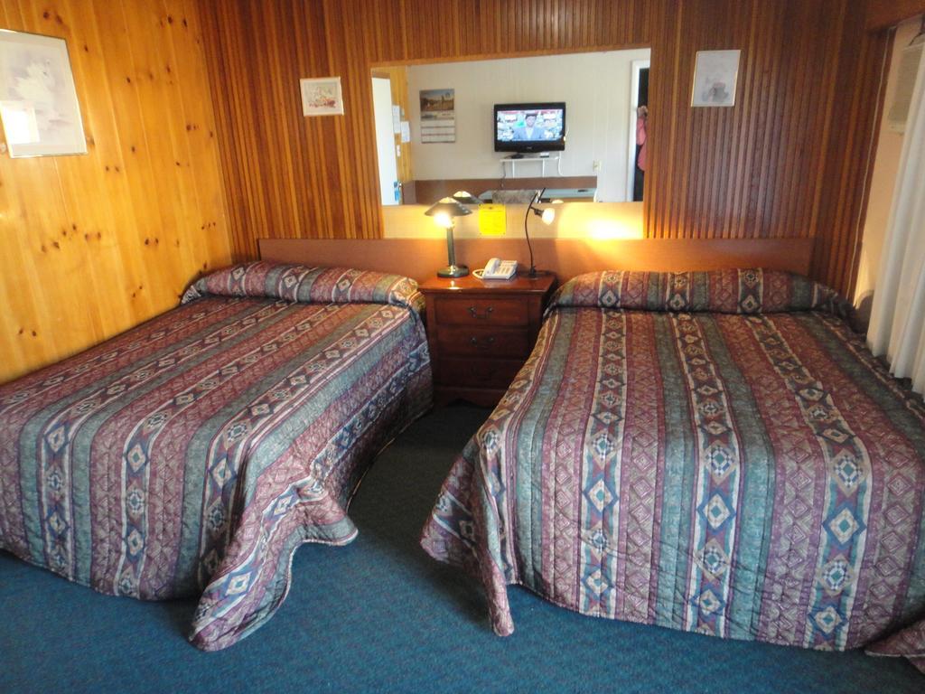 Airport Inn Кунел Стая снимка