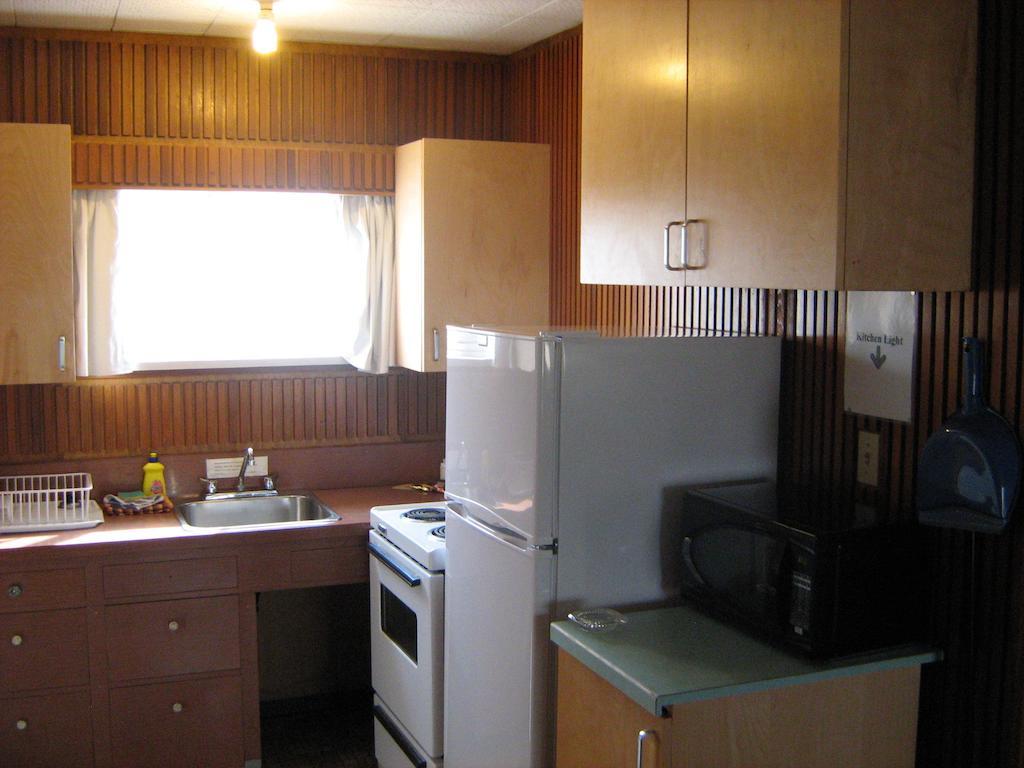 Airport Inn Кунел Стая снимка