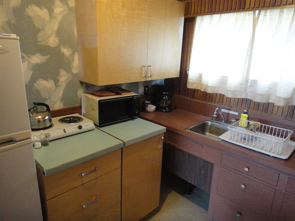 Airport Inn Кунел Екстериор снимка