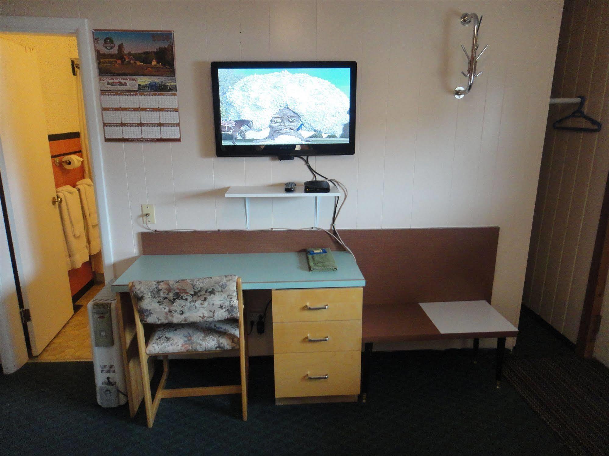 Airport Inn Кунел Екстериор снимка